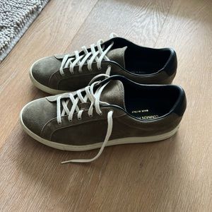 Common Projects
Retro low-top sneakers - Size 41 - worn twice